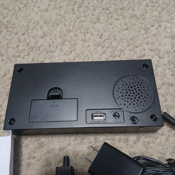 MESQUOOL Loud Alarm Clock, Model CR1001eM - Picture 5 of 8